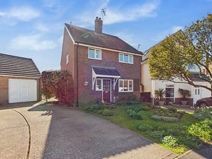 3 Bedroom Detached House For Sale In Trafford Close, Old Newton, IP14