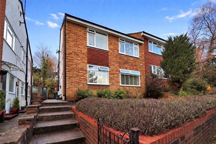 2 Bedroom Flat To Rent In St Johns, Woking, Surrey, GU21