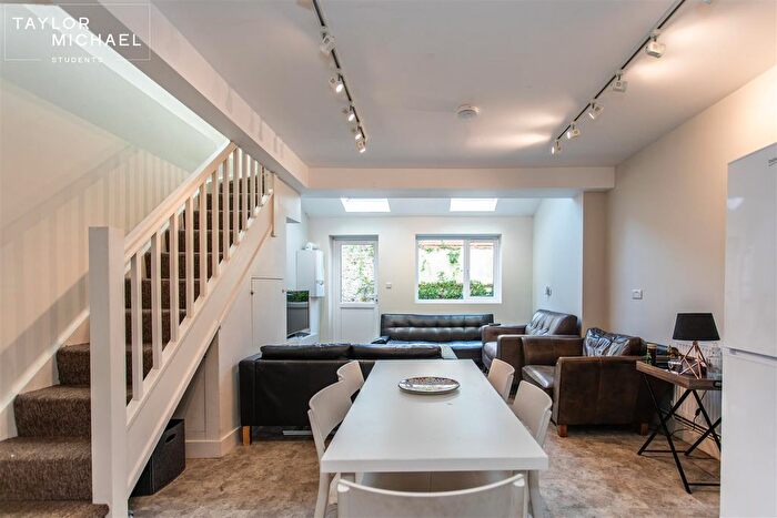 6 Bedroom Terraced House To Rent In Edinburgh Road, Brighton, BN2