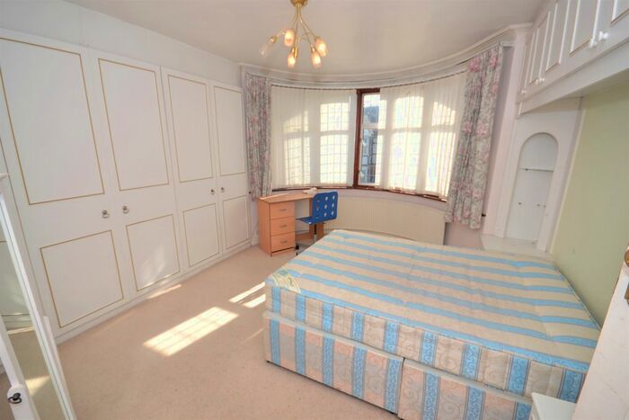 5 Bedroom Semi-Detached House To Rent In Northwick Avenue, Kenton HA3