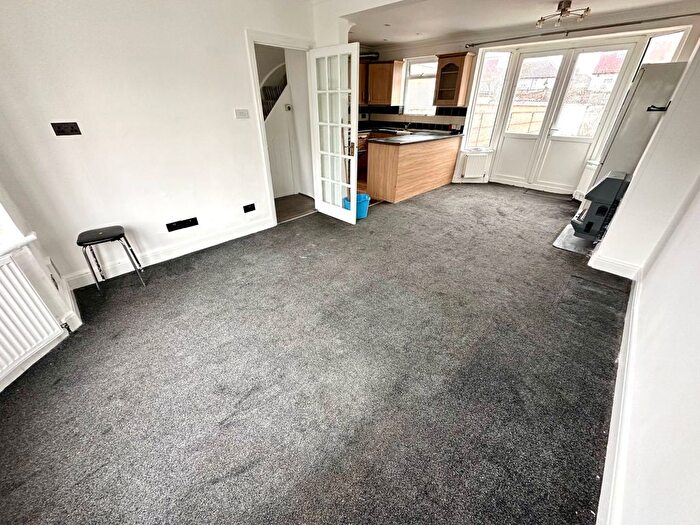 3 Bedroom Terraced House To Rent In Marlow Gardens, Hayes, Middlesex, UB3