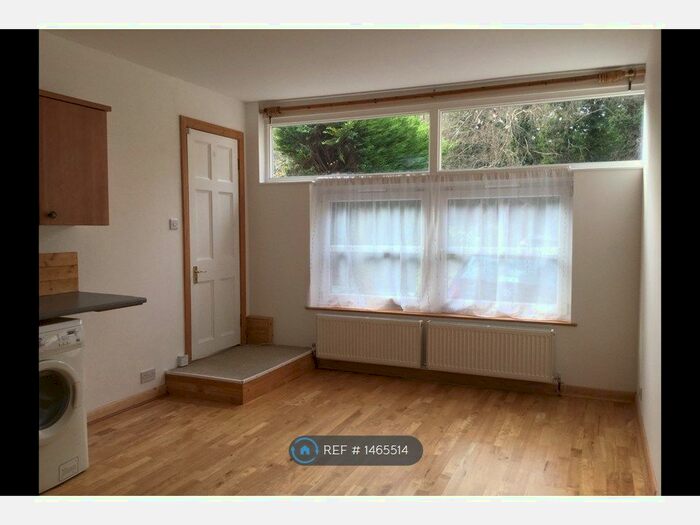 Studio To Rent In Freshfield Bank, Forest Row, RH18