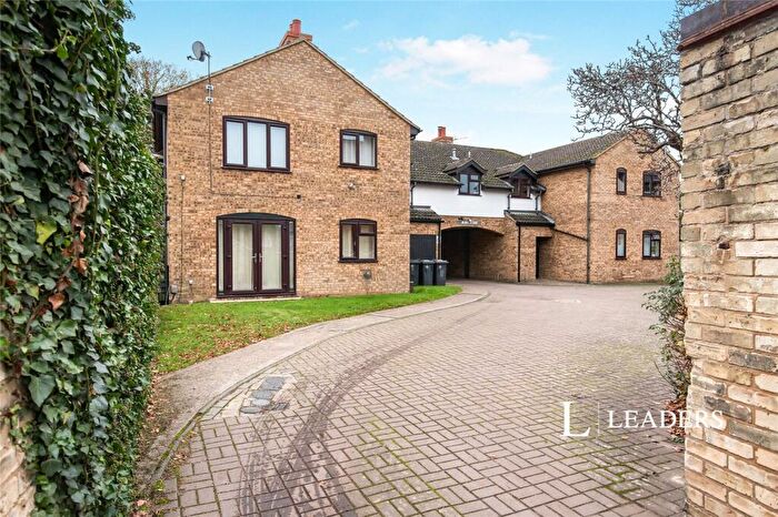 3 Bedroom Flat To Rent In Hitchin Road, Shefford, Bedfordshire, SG17