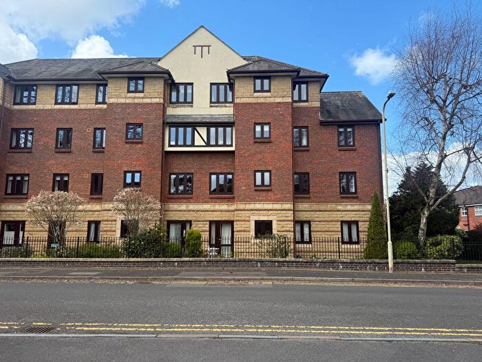 1 Bedroom Flat For Sale In Liddiard Court, Belfry Drive, Wollaston, DY8