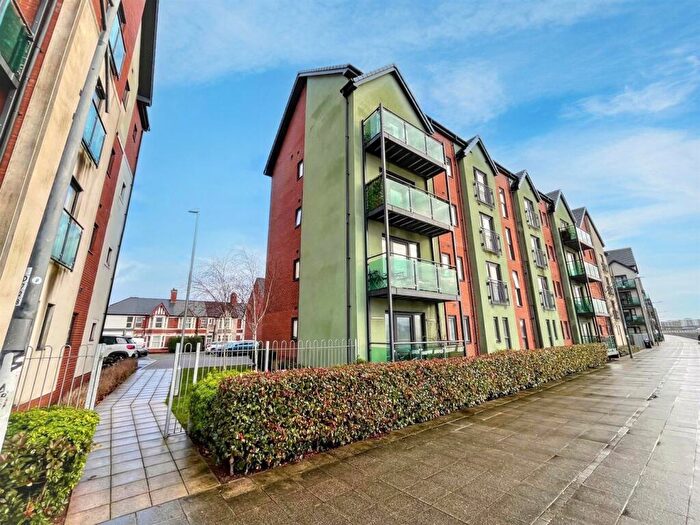 2 Bedroom Flat For Sale In Copper Dome Mews, Newport, NP19
