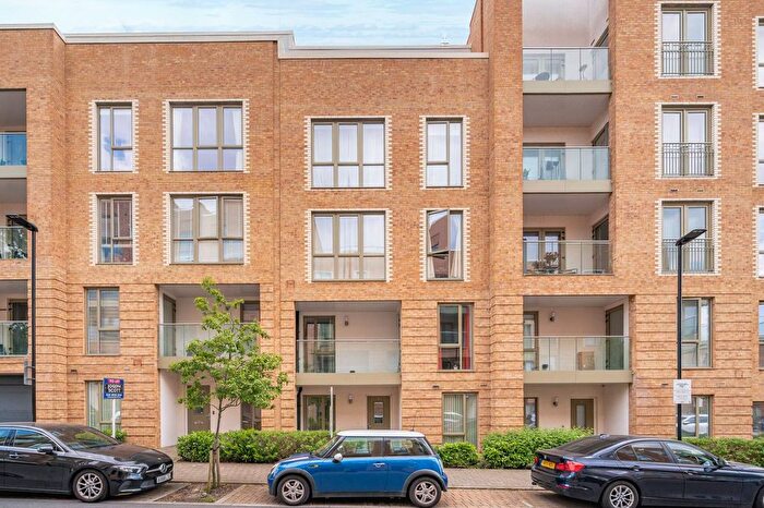 3 Bedroom Flat For Sale In Charmille Avenue, Mill Hill, London, NW9