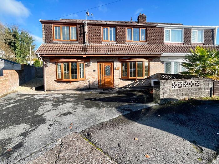 4 Bedroom Semi-Detached House For Sale In Goshen Park, Neath, SA10