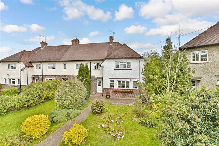 3 Bedroom End Of Terrace House For Sale In Mill Lane, Oxted, Surrey, RH8