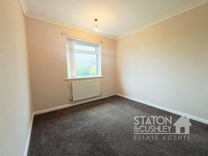 2 Bedroom Semi-Detached Bungalow For Sale In Heathland Close, Mansfield, NG18