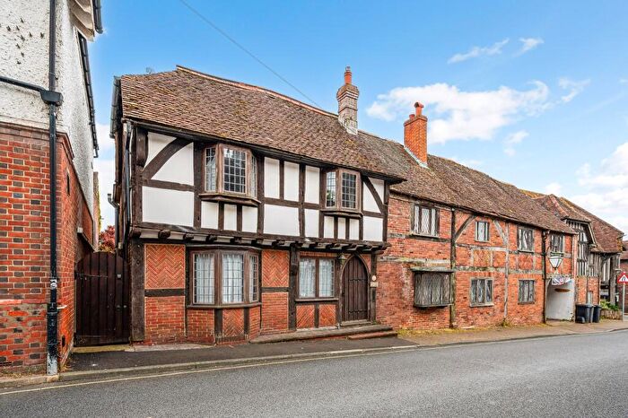 3 Bedroom Semi-Detached House For Sale In Bank Street, Bishop's Waltham, Southampton, SO32