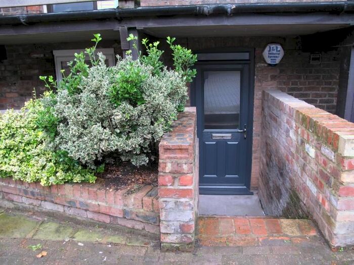 1 Bedroom Flat To Rent In Georges Court (R), Chestergate, Macclesfield, Dp, SK11