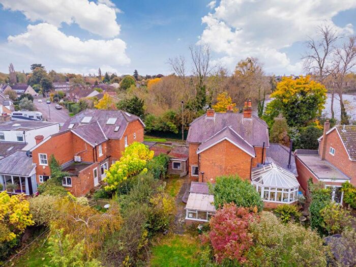 2 Bedroom Semi-Detached House For Sale In Summerleaze Road, Maidenhead, SL6