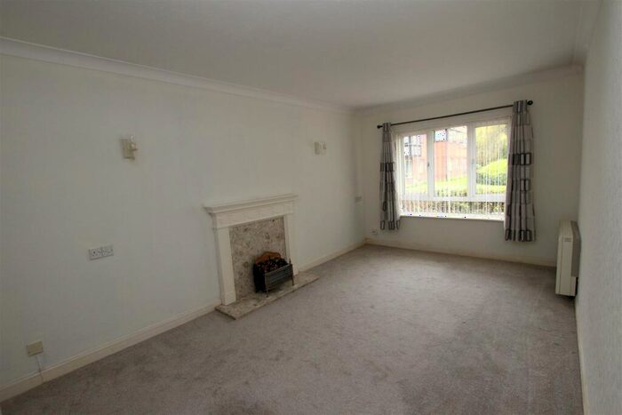 1 Bedroom Apartment For Sale In Rydal Court, Bolton, BL1
