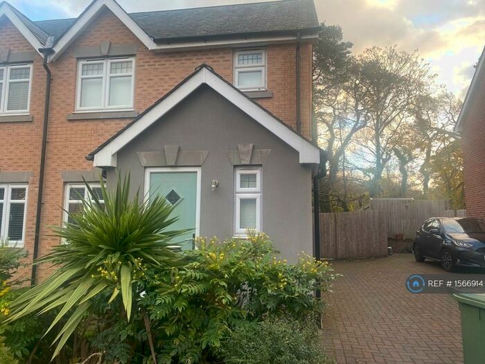 3 Bedroom Semi-Detached House To Rent In Plas Y Coed, Bangor, LL57