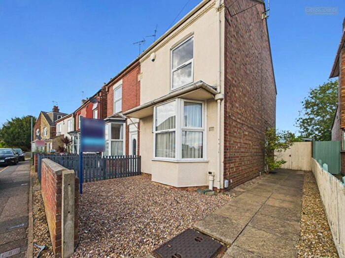 2 Bedroom Semi-Detached House For Sale In Churchfield Road, Peterborough, PE4