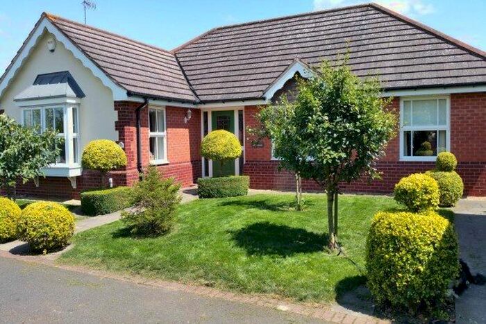3 Bedroom Bungalow To Rent In Tyne Drive, Evesham, WR11