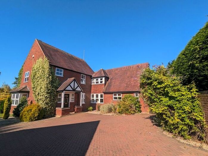 4 Bedroom Detached House To Rent In Twyning, Tewkesbury, GL20