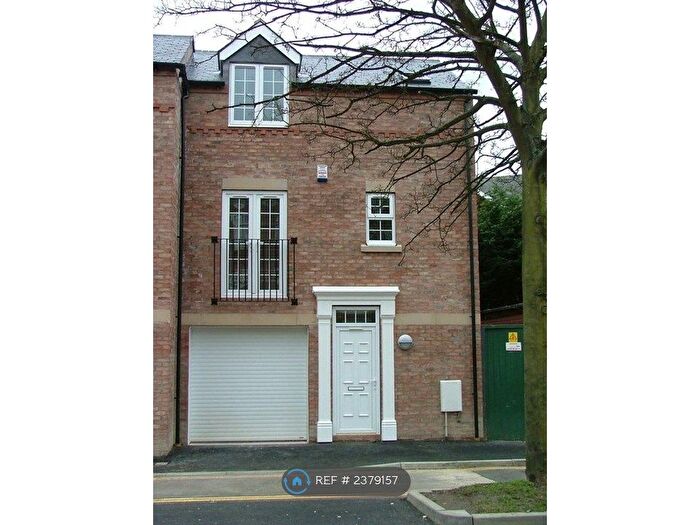 4 Bedroom End Of Terrace House To Rent In Grosvenor Cottages, York, YO30