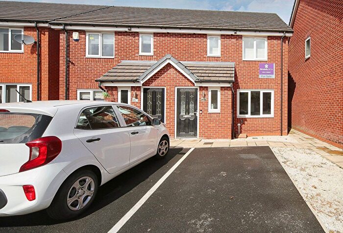 3 Bedroom Semi-detached House For Sale In Manse Gardens, Wigan, WN3