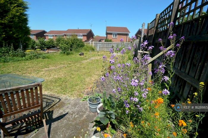 3 Bedroom Flat To Rent In Benton Park Road, Newcastle Upon Tyne, NE7