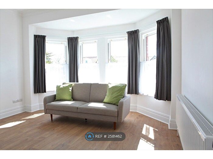 2 Bedroom Flat To Rent In Lathom Road, Southport, PR9