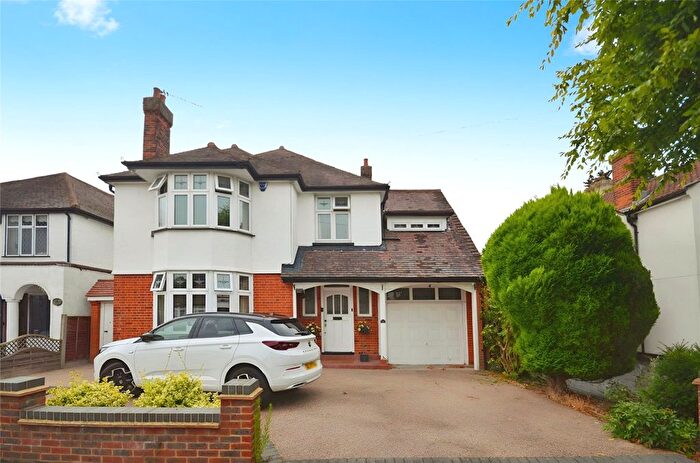 5 Bedroom Detached House To Rent In Links Avenue, Romford, Essex, RM2