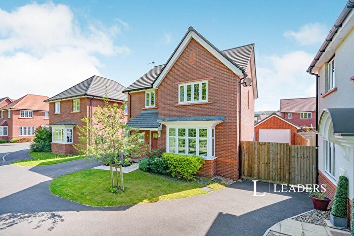 4 Bedroom Property To Rent In Duxford Close, WA7