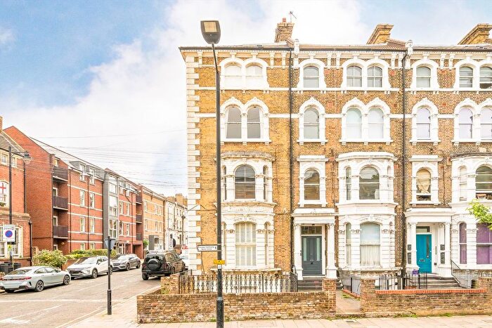 1 Bedroom Flat For Sale In Bedford Road, Clapham, SW4