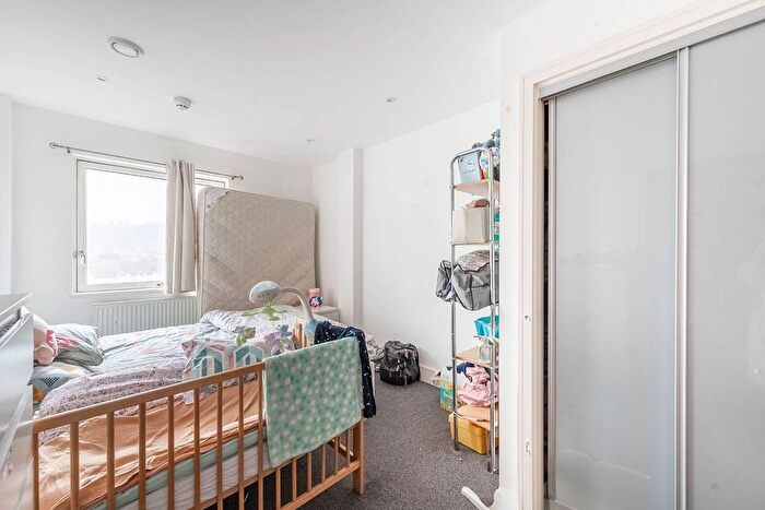 2 Bedroom Flat To Rent In Pinner Road, Harrow, HA1