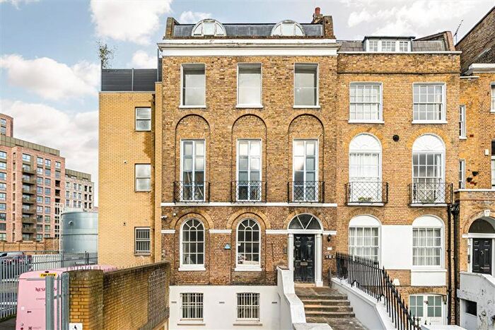 3 Bedroom Flat To Rent In Kennington Road, Kennington, SE11