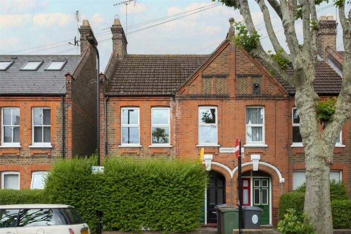2 Bedroom Flat To Rent In Edward Road, Walthamstow, London, E17