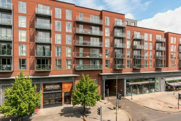 2 Bedroom Flat To Rent In The Heart, Walton-On-Thames, KT12