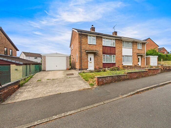 3 Bedroom Semi-Detached House For Sale In Sheffield Road, Unstone, Dronfield, S18