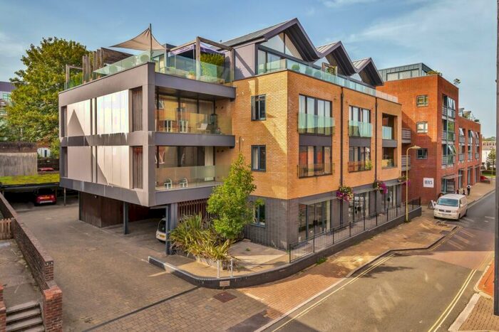 2 Bedroom Apartment To Rent In Staple Gardens Winchester, SO23