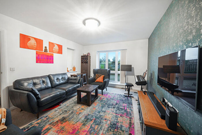 4 Bedroom Semi-Detached House To Rent In Egbert Close, Elm Park, Hornchurch, RM12