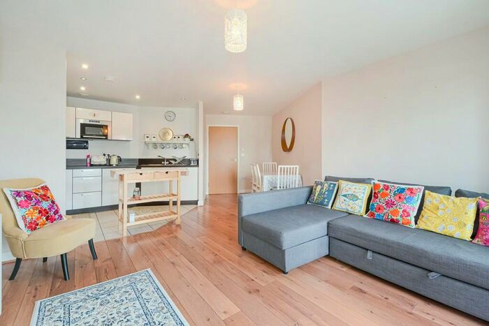 2 Bedroom Apartment To Rent In Maple Quays, Canada Water, SE16