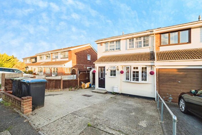 3 Bedroom Semi Detached House For Sale In View Close, Chigwell, Essex, IG7