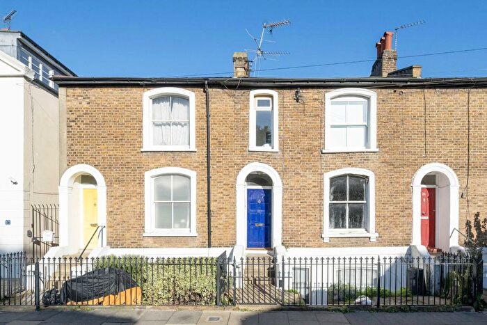 1 Bedroom Flat To Rent In St. Peters Road, Hammersmith, W6