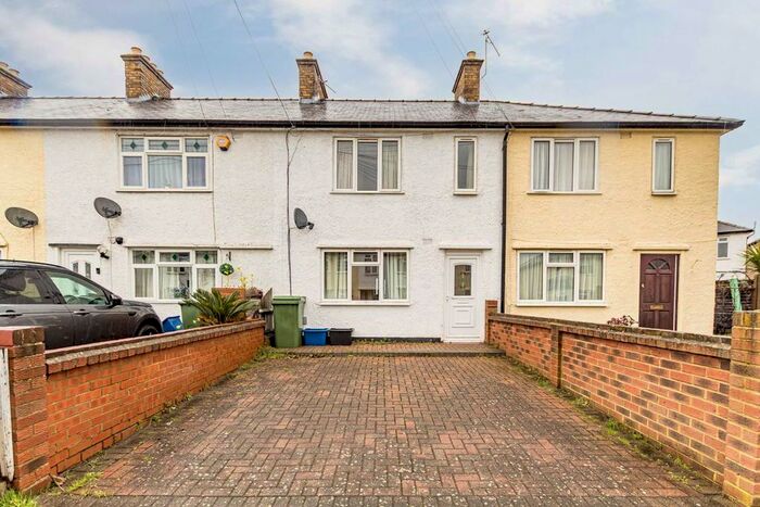 2 Bedroom Property To Rent In Hillfield Road, Hampton, TW12