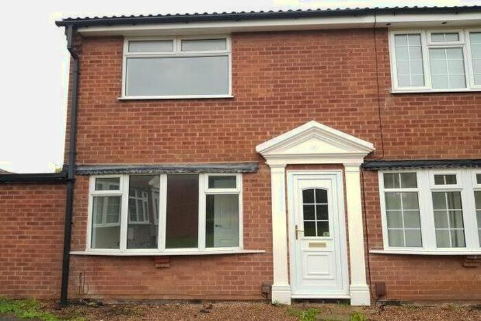 2 Bedroom Terraced House To Rent In Oak Tree Close, Nottingham, NG2