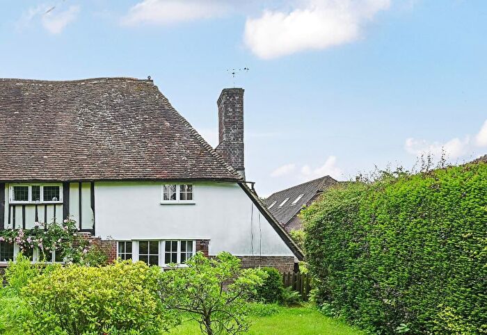 3 Bedroom Cottage For Sale In Lamberhurst Road, Horsmonden, Kent, TN12