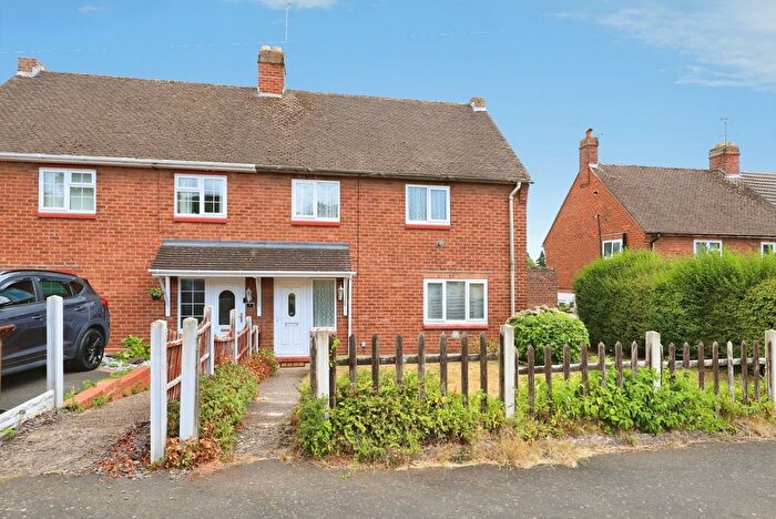 3 Bedroom Semi Detached House For Sale In Kinver Avenue, Kidderminster, Worcestershire, DY11