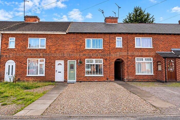 2 Bedroom Terraced House For Sale In Chatsworth Avenue, Wigston, Leicestershire, LE18