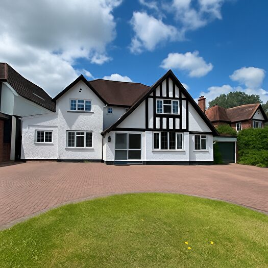 4 Bedroom Detached House For Sale In North Drive, Handsworth, Birmingham, B20