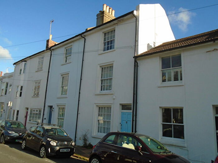 5 Bedroom End Of Terrace House To Rent In North Gardens, Brighton, BN1
