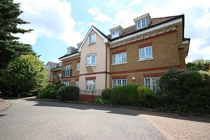 3 Bedroom Flat To Rent In Lavender Court, Hale Lane, Edgware, Middlesex, HA8