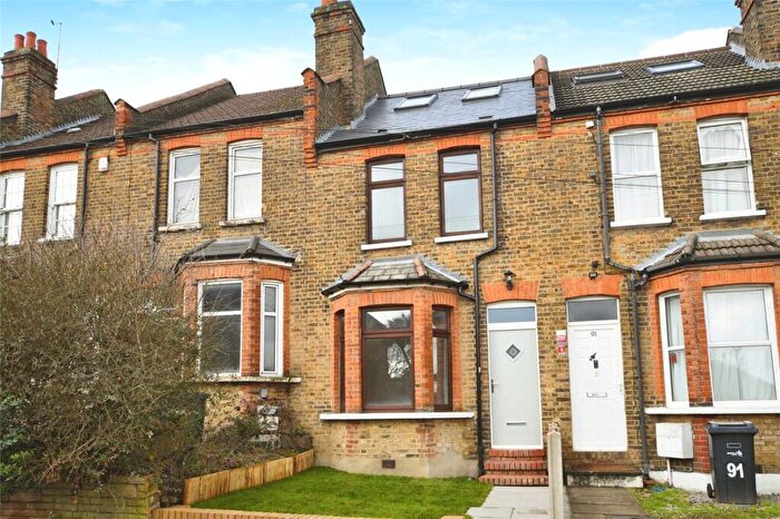 4 Bedroom Terraced House For Sale In Chelmsford Road, London, N14