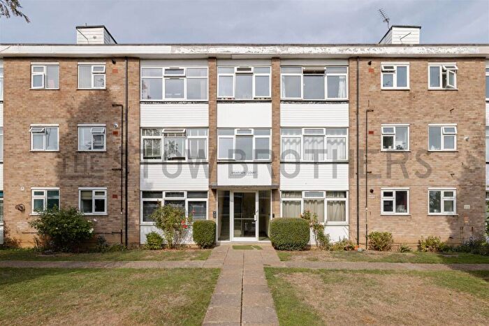 2 Bedroom Flat To Rent In Handsworth Avenue, Highams Park, E4