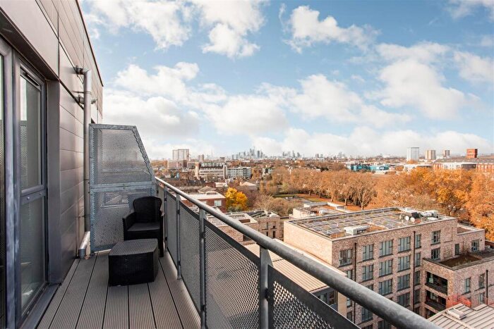 2 Bedroom Flat For Sale In Fondant Court, Bow, E3