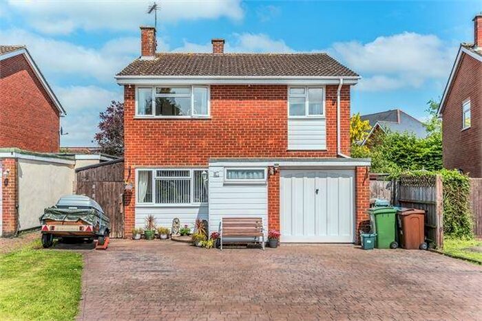 4 Bedroom Detached House For Sale In Chestnut Close, Waddesdon, Buckinghamshire., HP18